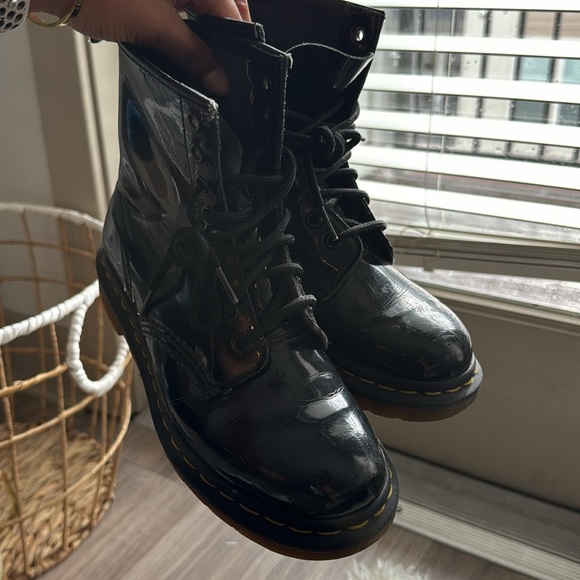 Dr. Martens Women's 1460 Patent Leather Boots Black - Picture 11 of 11